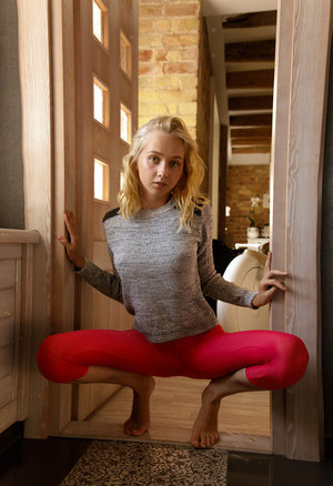 18 year old Brooke Lynn giving and receiving oral sex before facial cumshot